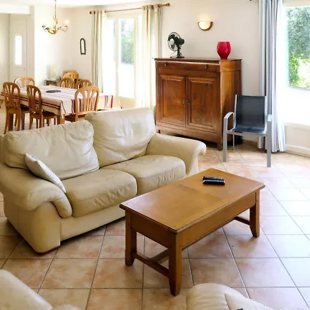 Holiday home La Combelle - Cjc400 By Interhome *